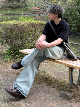 「WYM LIDNM（ウィム バイ リドム）のCURVED FLARE BAGGY DENIM（デニムパンツ、ブルー系）」を使った、YUHEIさん（メンズ・178cm）の夏コーディネート