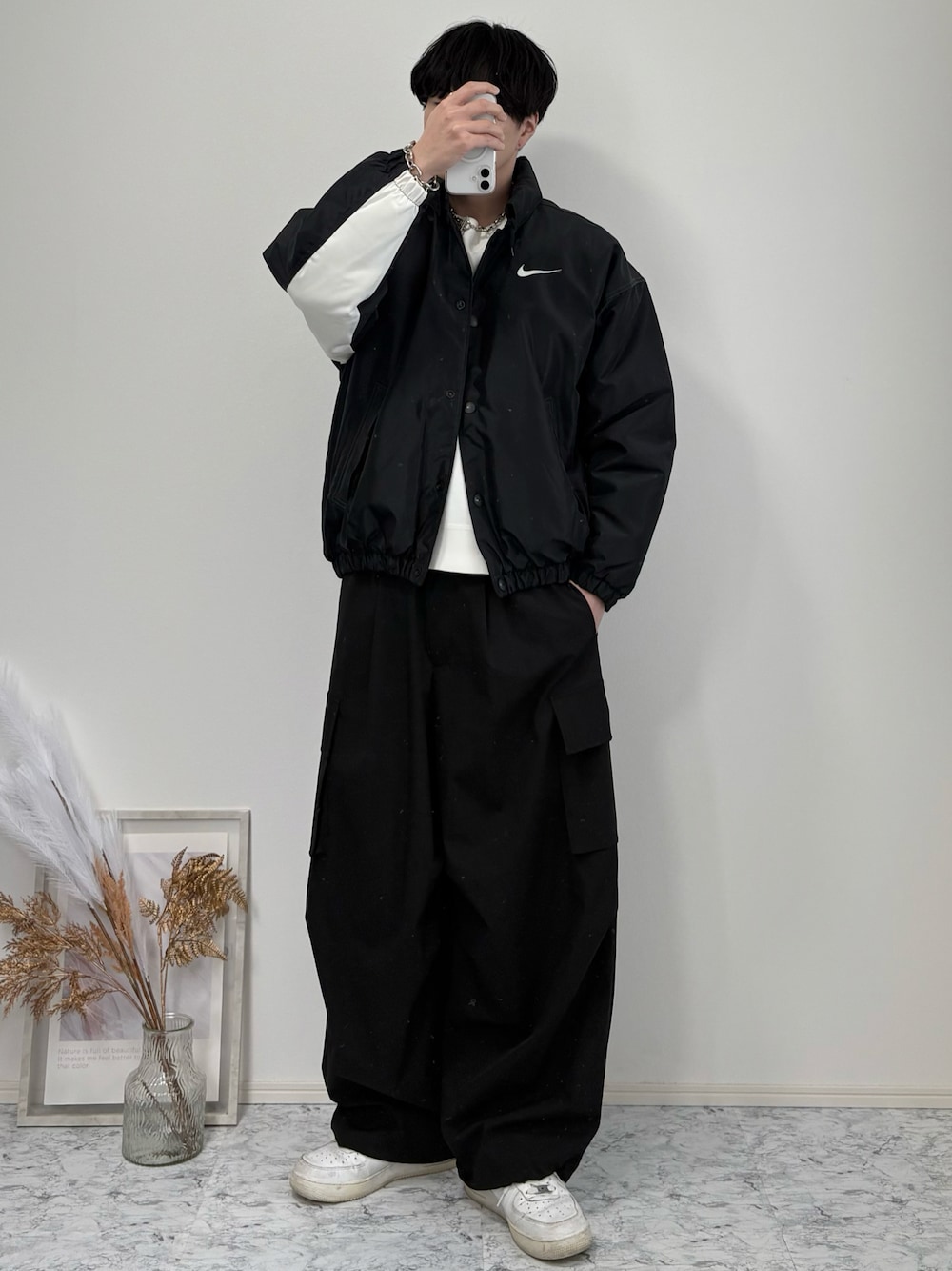 コーデ売り NIKEセット リメイクパンツ トラックジャケットAIR MAX NIKEのナイロンジャケットを使った「トラックパンツ」の人気