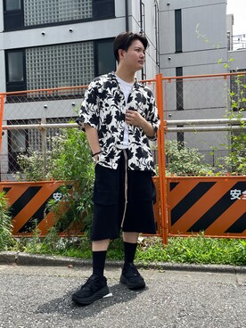 「DANKE SCHON（ダンケシェーン）のDankeschon/ダンケシェーン/Flower Butcher（シャツ/ブラウス、ホワイト系）」を使った、Jesusさん（メンズ・171cm）の夏コーディネート