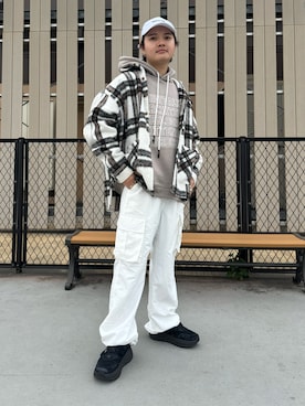 「DANKE SCHON（ダンケシェーン）のアイテム（パーカー）」を使った、Jesusさん（メンズ・171cm）の冬コーディネート