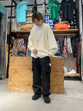 「WHITELAND（ホワイトランド）のアイテム（カーディガン/ボレロ）」を使った、Jesusさん（メンズ・171cm）の春コーディネート