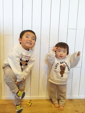 「クリスマスコーデ」｜「アイテム（パンツ）」を使った、kaiとyuuさん（キッズ・100cm）の冬コーディネート