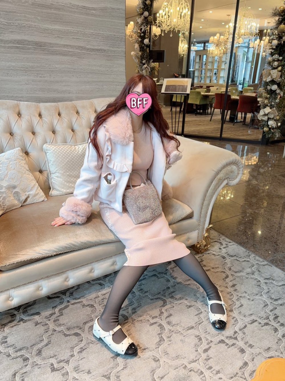 「クリスマスに着たい服、オトナカワイイ、おでかけコーデ、ピンクコーデ、アフタヌーンティー」｜「BELMISEのアイテム（タイツ/ストッキング、グレー系）」を使った、pyonko1710さん（骨格ウェーブ・レディース・154cm）の冬コーディネートの1枚目の写真