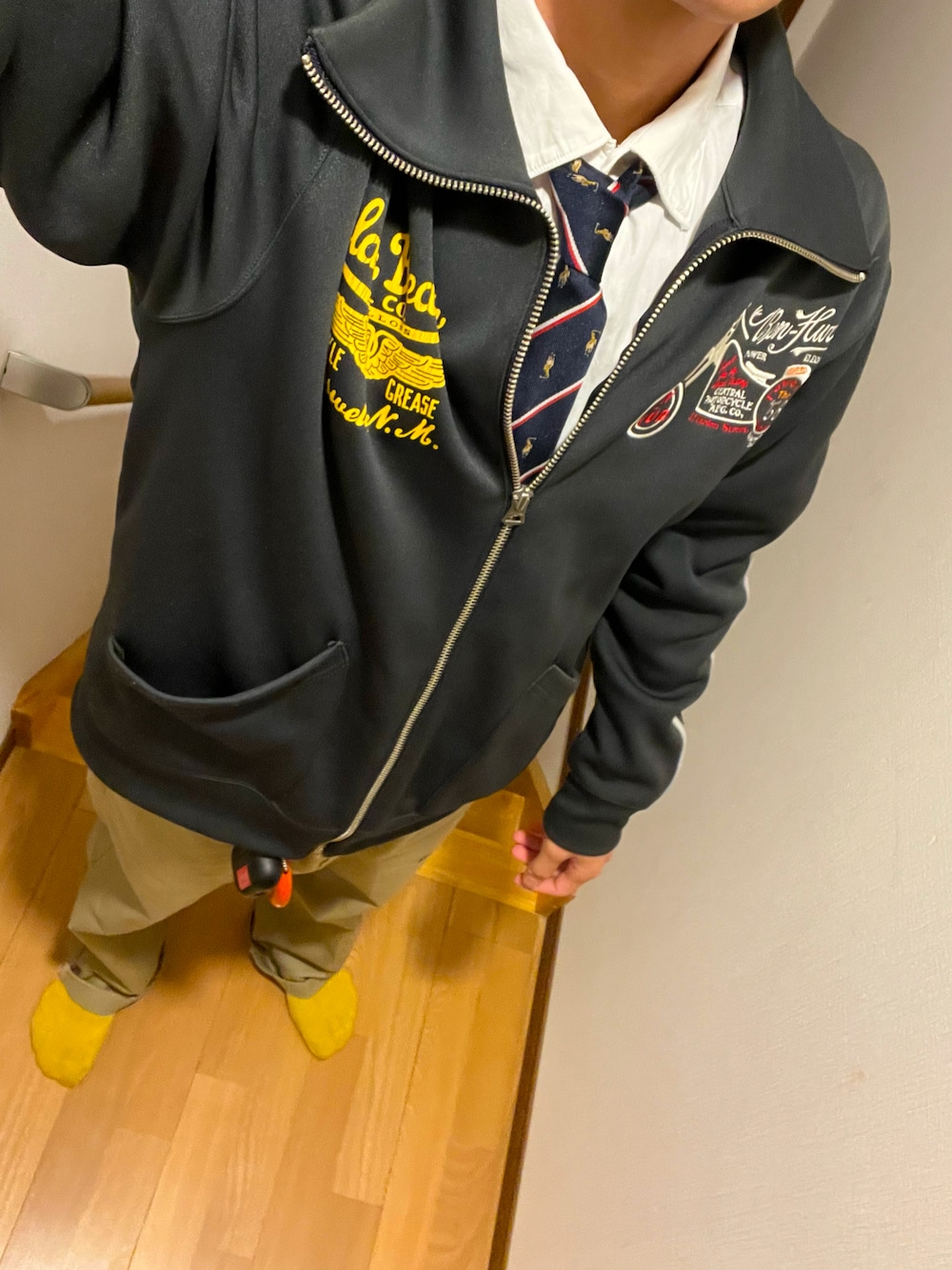 「アメカジコーデ、アメカジ、ネクタイ、ディッキーズ(Dickies)、FR2、ラルフローレン」｜「MWSのアイテム（ジャケット/アウター、グリーン系）」を使った、lennonmccartneyさん（メンズ・170cm）の冬コーディネートの1枚目の写真