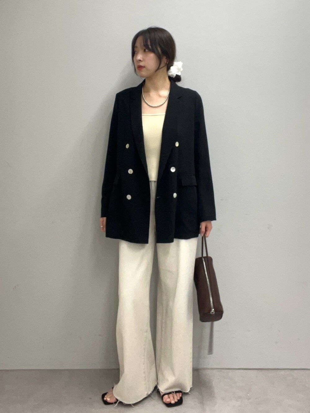 「春、ショルダーバッグ、キレイめカジュアル、春服コーデ、ジャケット、シアー」｜「SHENERYの《軽やかな大人の透け感》シアージャケット（テーラードジャケット、ブラック系）」を使った、yumyum0416さん（レディース・162cm）の春コーディネートの1枚目の写真
