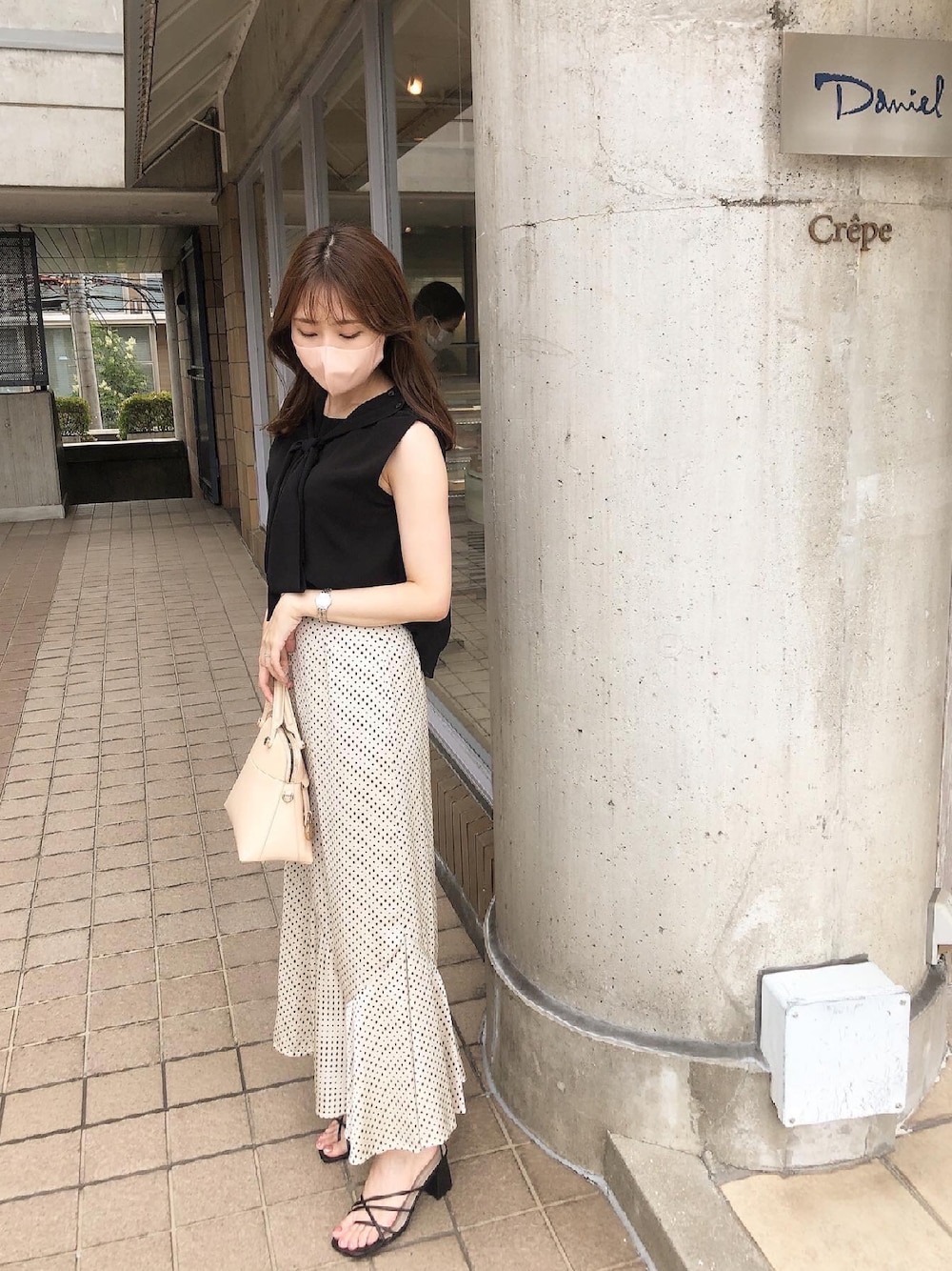「オトナ女子、GRL、snidel、ハルヒロイン、オトナカワイイ、キレイめ」｜「HALUHIROINEのアイテム（シャツ/ブラウス、ブラック系）」を使った、村上文香(YouTubeやってます✌️)さん（レディース・158cm）の秋コーディネートの1枚目の写真