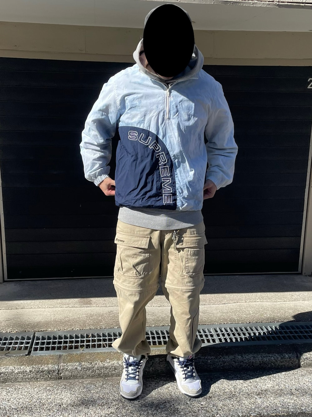 Supreme ホワイト ナイロンジャケット・パンツセット Supreme（ナイロンジャケット）のフリマアイテム一覧