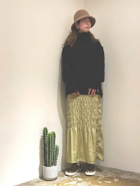 「ローゲージタートルネックセーター」｜『 エブリ、フライデー 』 SUZUさん（レディース・163cm）の冬コーディネート