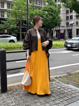 「DouDou（ドゥドゥ）のキュプラ混キャミワンピース（ワンピース、オレンジ系）」を使った、Hinako Satoさん（レディース・159cm）の春コーディネート
