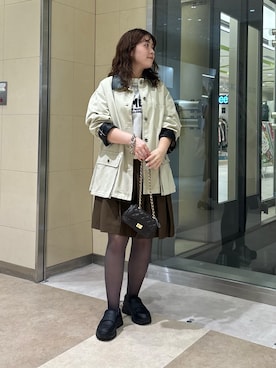 「アイテム（カバーオール）」を使った、Hinako Satoさん（レディース・159cm）の秋コーディネート