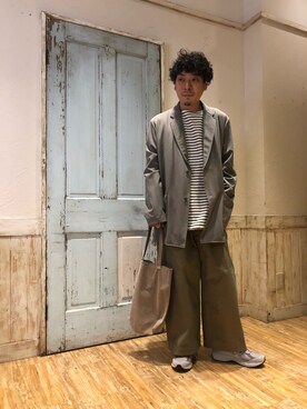「08sircus（ゼロエイトサーカス）のアイテム（テーラードジャケット）」を使った、山田 晃吉良(ヤマダ アキラ)さん（メンズ・165cm）の秋コーディネート