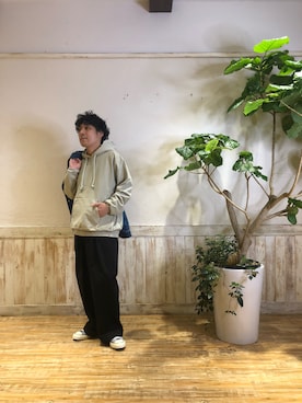 「08sircus（ゼロエイトサーカス）のアイテム」を使った、山田 晃吉良(ヤマダ アキラ)さん（メンズ・165cm）の秋コーディネート