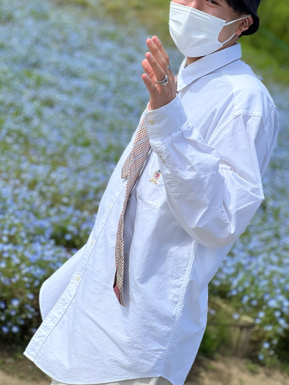 「夏コーデ、キレイめ、オーバーサイズ、おしゃれさんと繋がりたい、服好きな人と繋がりたい、おしゃれ初心者」｜「SPINNSのCOMPASカレッジリング（リング、シルバー系）」を使った、コバさん（メンズ・178cm）の春コーディネートの1枚目の写真