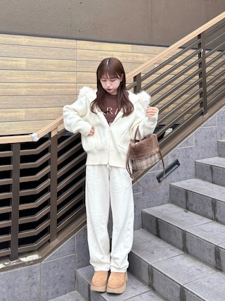 「LILY BROWN（リリーブラウン）のエコファーコンビ2wayトート（トートバッグ）」を使った、miyu Ӧさん（レディース・149cm）の秋コーディネート