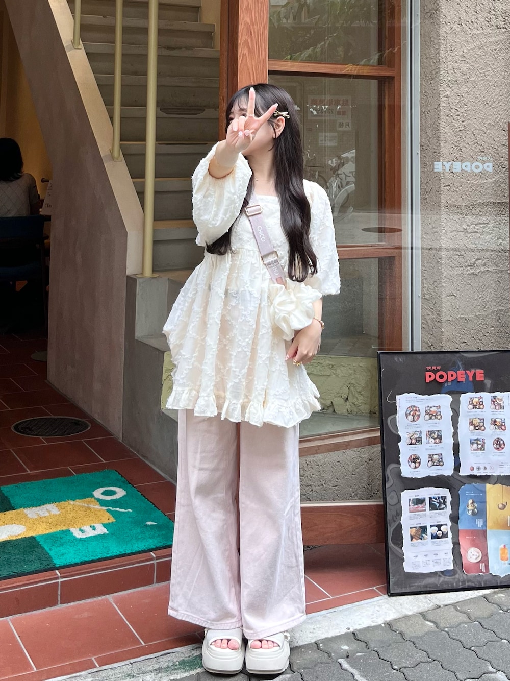 「夏ファッション、夏コーデ、休日スタイル、今日のコーデ、淡色コーデ、おでかけコーデ、デニム、シアートップス、デニムパンツ、低身長コーデ、厚底シューズ、厚底サンダル、カジュアルガーリー」｜「jumelleのchesy top（シャツ/ブラウス、ホワイト系）」を使った、miyu Ӧさん（レディース・148cm）の夏コーディネートの1枚目の写真