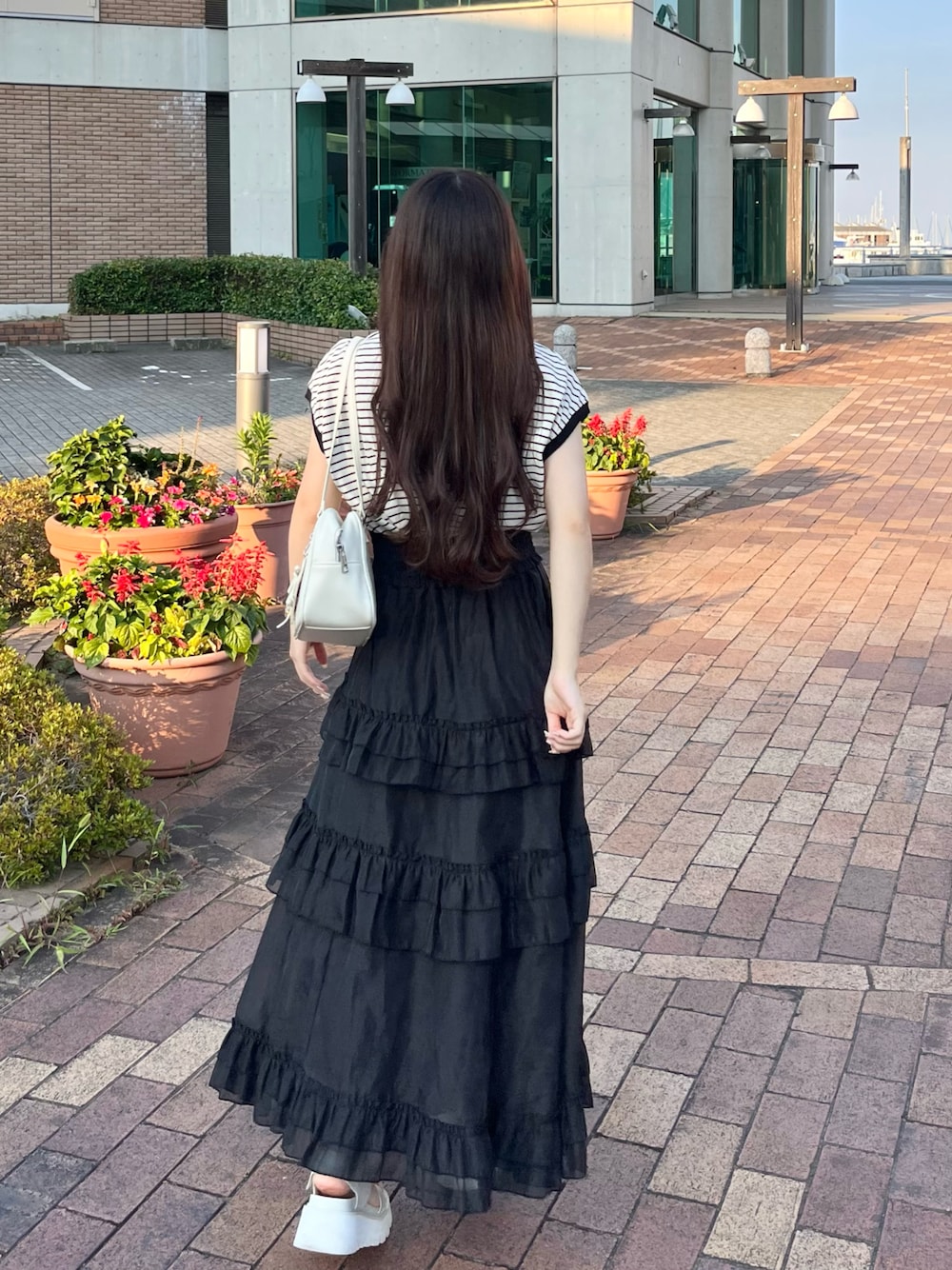 「休日スタイル、夏服、シンプルコーデ、大人かわいい、夏コーデ、厚底サンダル、モノトーンコーデ、今日のコーデ、低身長コーデ、カジュアルガーリー、スカートスタイル」｜「GRLのアイテム（スカート、ブラック系）」を使った、miyu Ӧさん（レディース・148cm）の夏コーディネートの1枚目の写真