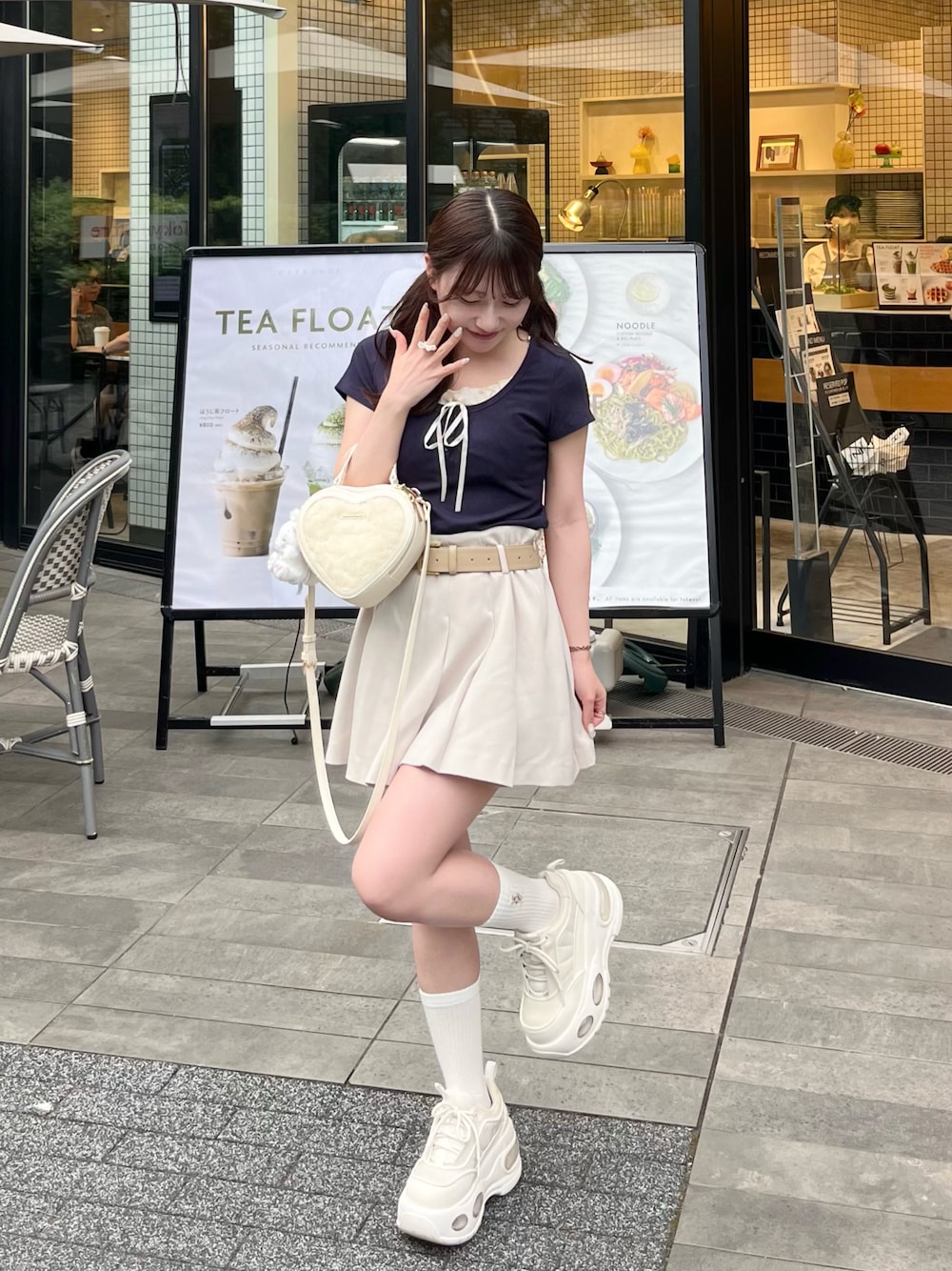 「夏ルックで気分アップ、今日のコーデ、おでかけコーデ、シンプルスタイル、カジュアルガーリー、休日スタイル、低身長コーデ、厚底シューズ、夏コーデ、夏服、夏ファッション、厚底スニーカー」｜「Ada.のレイヤード風 カットソー トップス バレエコア ウィッシュコア（Tシャツ/カットソー、ブルー系）」を使った、miyu Ӧさん（骨格ウェーブ・レディース・149cm）の夏コーディネートの1枚目の写真