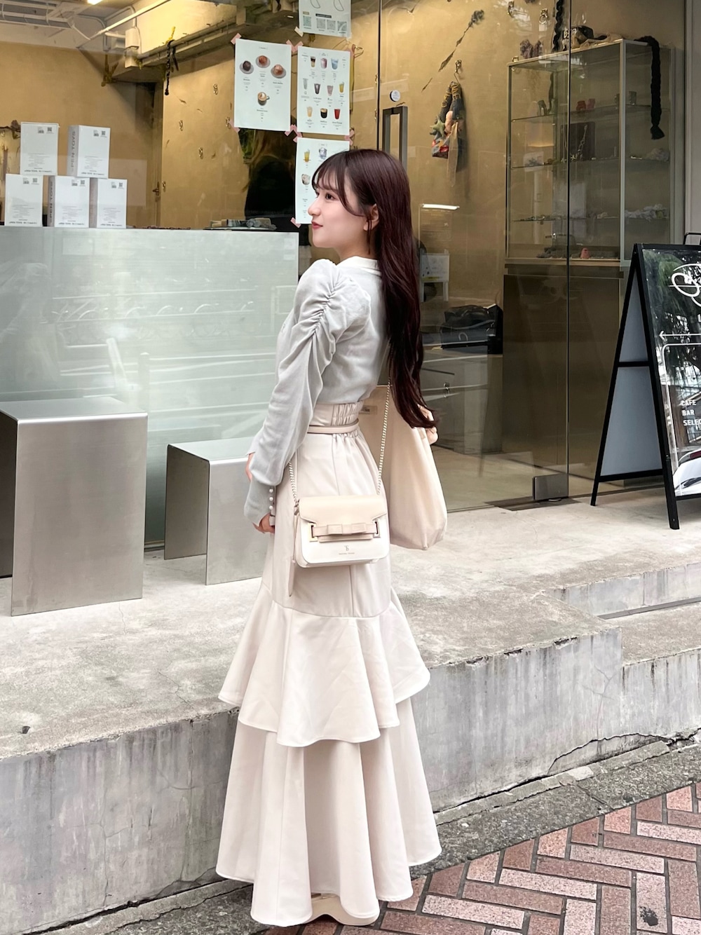 「夏コーデ、春夏コーデ、厚底サンダル、フェミニンコーデ、ブルーコーデ、低身長女子、低身長コーデ、シンプルコーデ、休日スタイル、今日のコーデ、淡色コーデ」｜「Ferouxの配色襟パワショル ニット（ニット/セーター、グリーン系）」を使った、miyu Ӧさん（レディース・149cm）の夏コーディネートの1枚目の写真