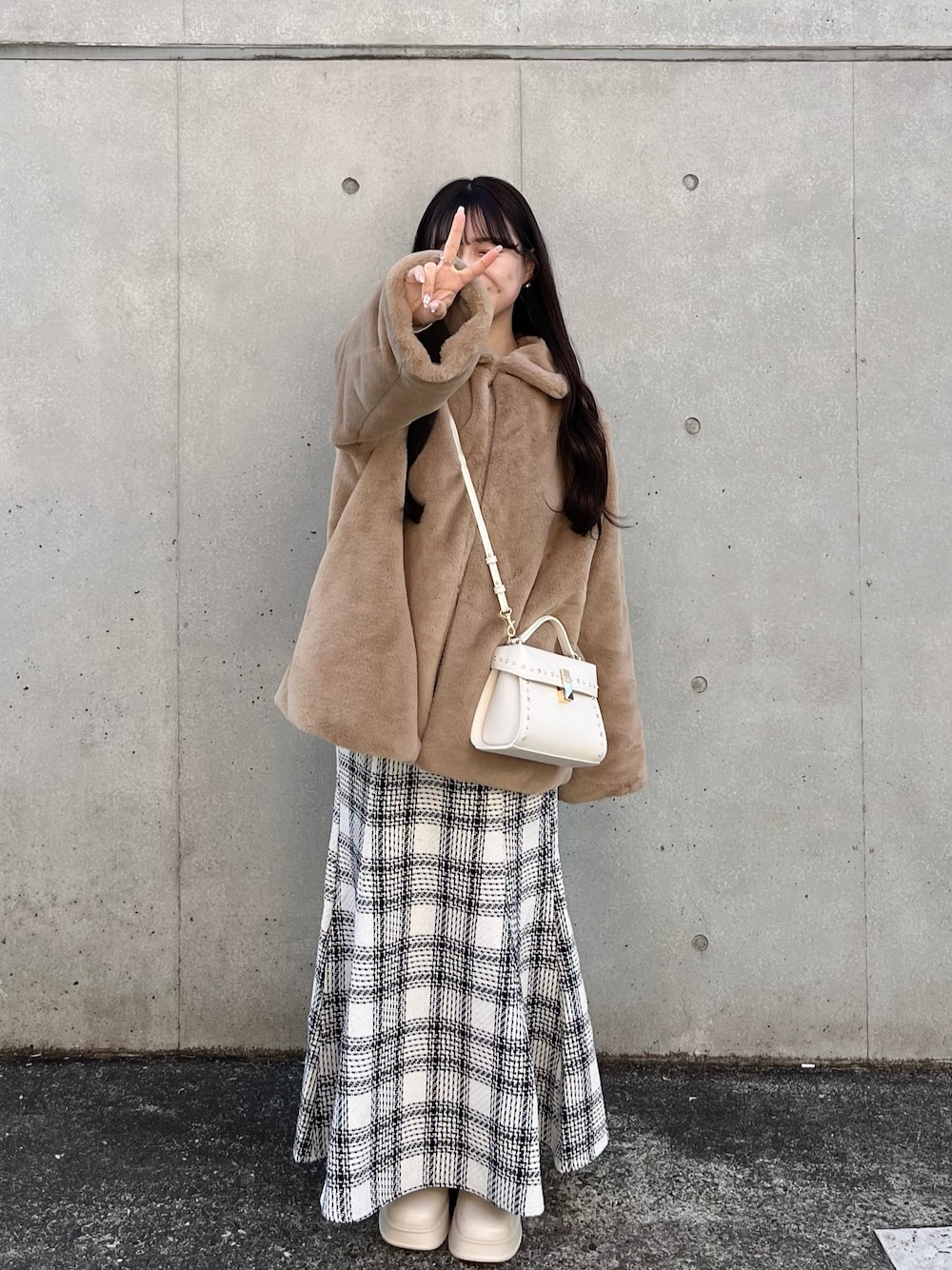 「真冬のあったかスタイル、おでかけコーデ、大人かわいい、アウターコーデ、休日スタイル、ガーリーコーデ、低身長コーデ、あったかコーデ、ブラウンコーデ、冬服、ブーツスタイル、シンプルコーデ、淡色コーデ、ショートブーツ」｜「mlineの[mline] フェイクファーブルゾン（ブルゾン、ベージュ系）」を使った、miyu Ӧさん（レディース・149cm）の冬コーディネートの1枚目の写真