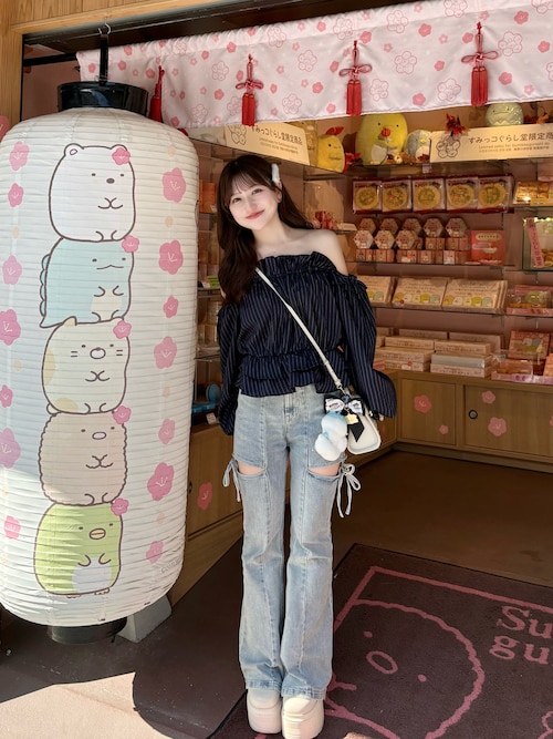 「RESEXXY(リゼクシー)の【追加生産分】カットアウトリボンデニムパンツ(デニムパンツ)」を使った、miyu Ӧさん(レディース・149cm)の秋コーディネート