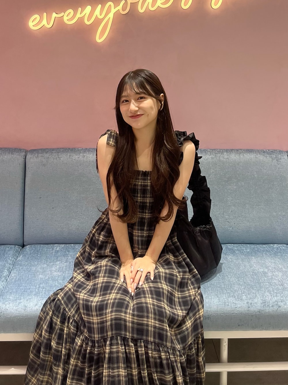 「チェック、秋っぽコーデ更新中、秋服コーデ、休日スタイル、秋服準備はじめました、お出かけコーデ、低身長コーデ、大人ガーリー、ガーリーコーデ、大人フェミニン、今日のコーデ、キャミワンピ、GRL」｜「GRLのアイテム（ワンピース、ブルー系）」を使った、miyu Ӧさん（レディース・149cm）の秋コーディネートの1枚目の写真