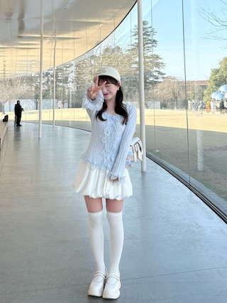 「NEUNA（ヌナ）のサテンバルーンミニスカート（スカート）」を使った、miyu Ӧさん（レディース・149cm）の春コーディネート