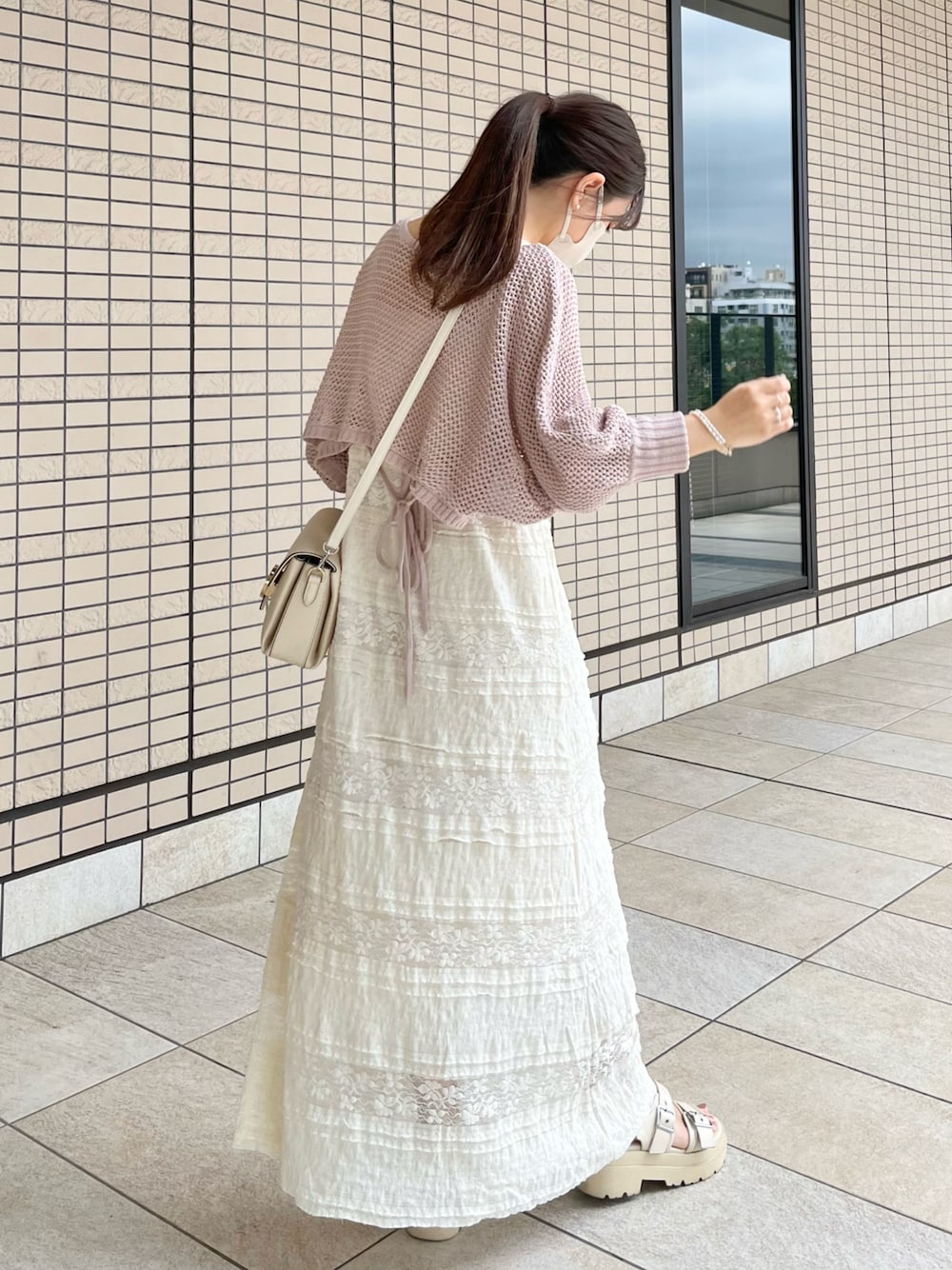 「休日スタイル、ラフコーデ、ワンピース、低身長コーデ、大人ガーリー、今日のコーデ、ボリューム袖、シンプルコーデ、shein、カラー×コーデ、厚底シューズ、厚底サンダル」｜「sheinのアイテム（ワンピース/ドレス、ホワイト系）」を使った、miyu Ӧさん（レディース・148cm）の夏コーディネートの1枚目の写真