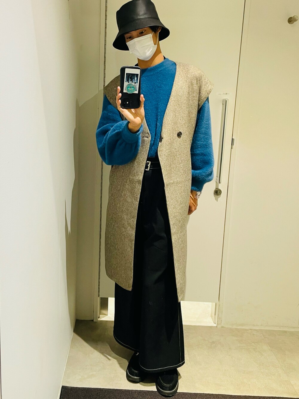 「おしゃれさんと繋がりたい、シンプルコーデ、大人コーデ、オトナカジュアル、HAREコーデ、HARELADIES、HARE、PAGEBOY、ISSEY MIYAKE、niko and ...、ジレ、シャギーニット」｜「HAREのリバーシブルバケットハット(HARE)（ハット、ブラック系）」を使った、haretoさん（メンズ・171cm）の秋コーディネートの1枚目の写真