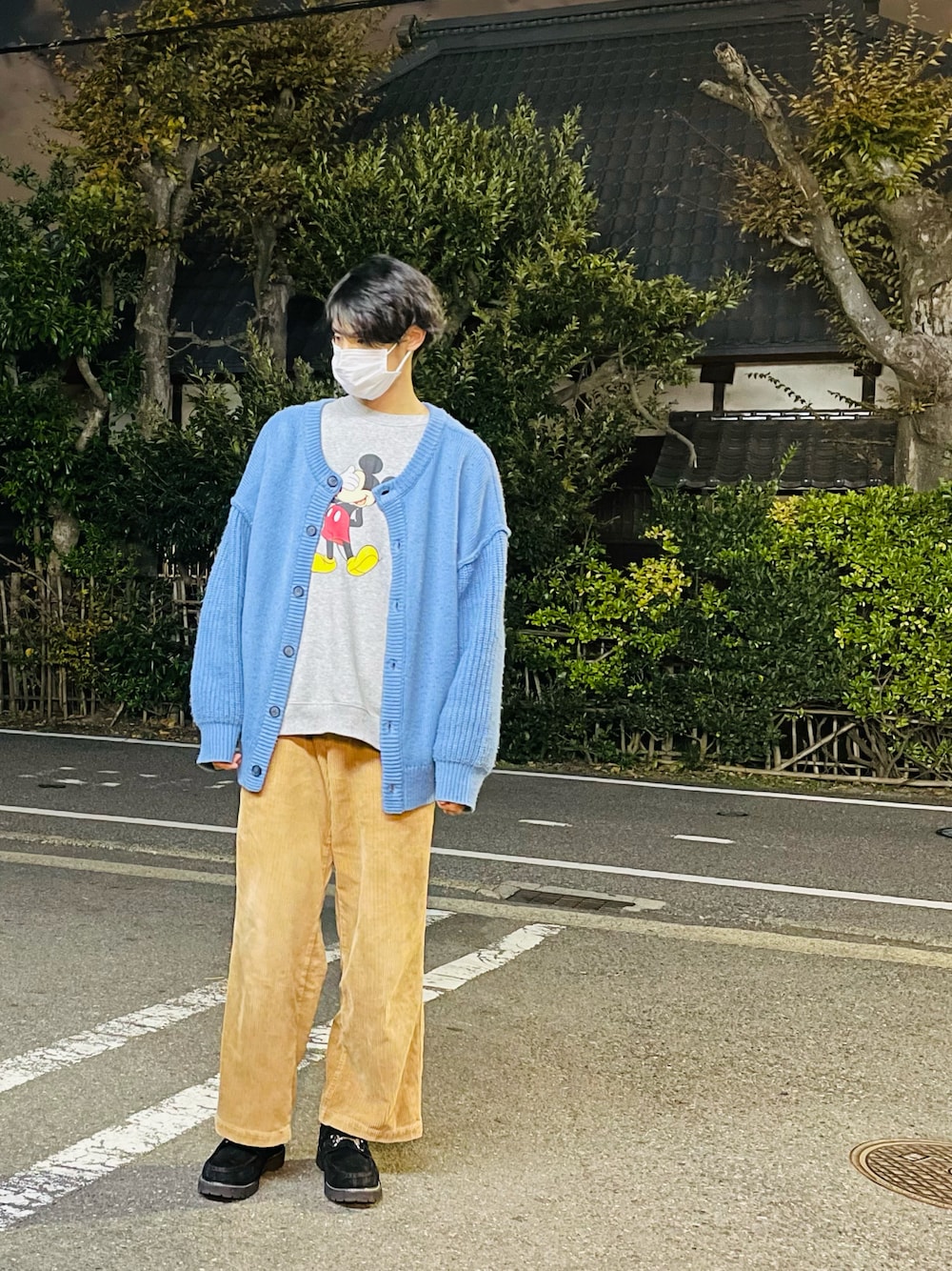 「シンプルコーデ、秋服、コーデュロイ、コーデュロイパンツ、カーディガン、niko and ...、NWITH.、GU、HARE」｜「GUのアイテム（パンツ、ベージュ系）」を使った、haretoさん（メンズ・171cm）の秋コーディネートの1枚目の写真