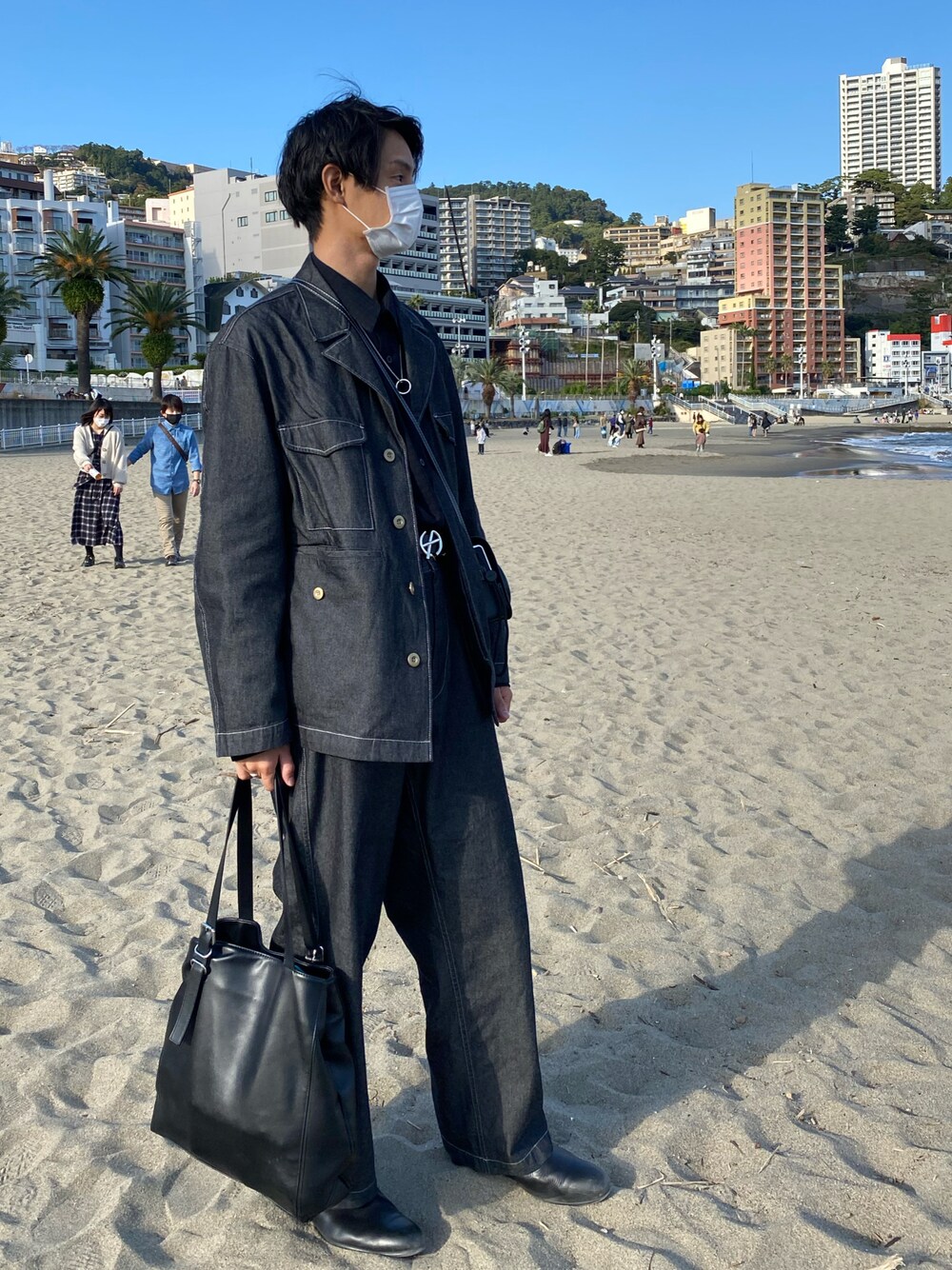 「LIDnM、HARE、HAREコーデ、デニム、デニムセットアップ、デニム×ヒール、デニムジャケット、デニムパンツ、ヒールブーツ、セットアップ、Aセットアップ」｜「LIDNMのVAJIRA FIELD JACKET（デニムジャケット、グレー系）」を使った、haretoさん（メンズ・171cm）の秋コーディネートの1枚目の写真
