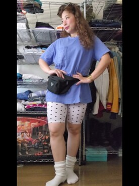 「Tostalgic Clothingのアイテム（ボディバッグ/ウエストポーチ、ブラック系）」を使った、miki80sさん（レディース・155cm）の秋コーディネート