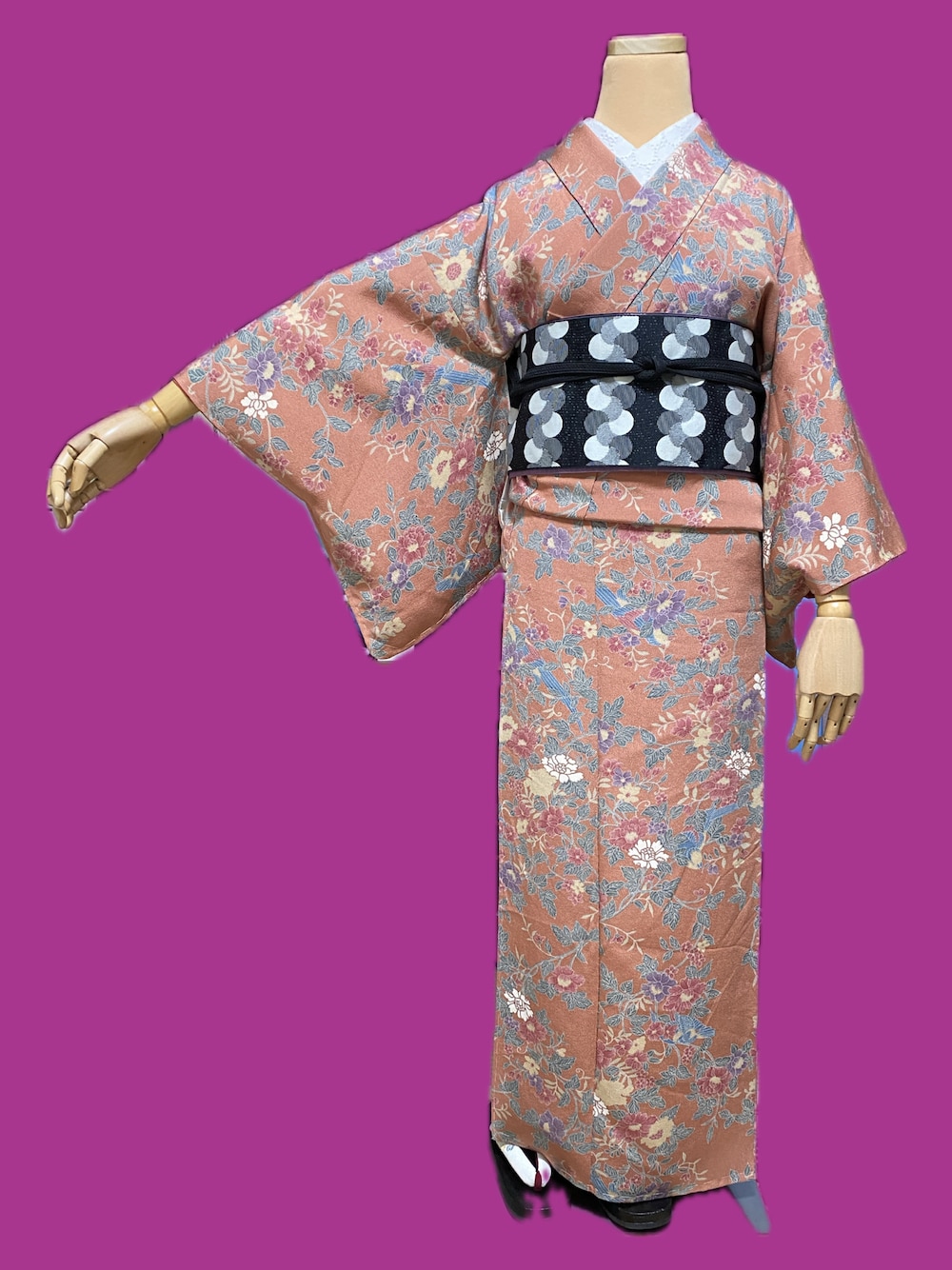 「うさこまちゃん、うさぎ小町、着物、着物女子、半幅帯、ハンドメイド、道行コート、甥っ子、パッと着替え、お疲れ様」｜「うさぎ小町のアイテム（着物、ピンク系）」を使った、mainichi_kimonoさん（レディース・152cm）の冬コーディネートの1枚目の写真