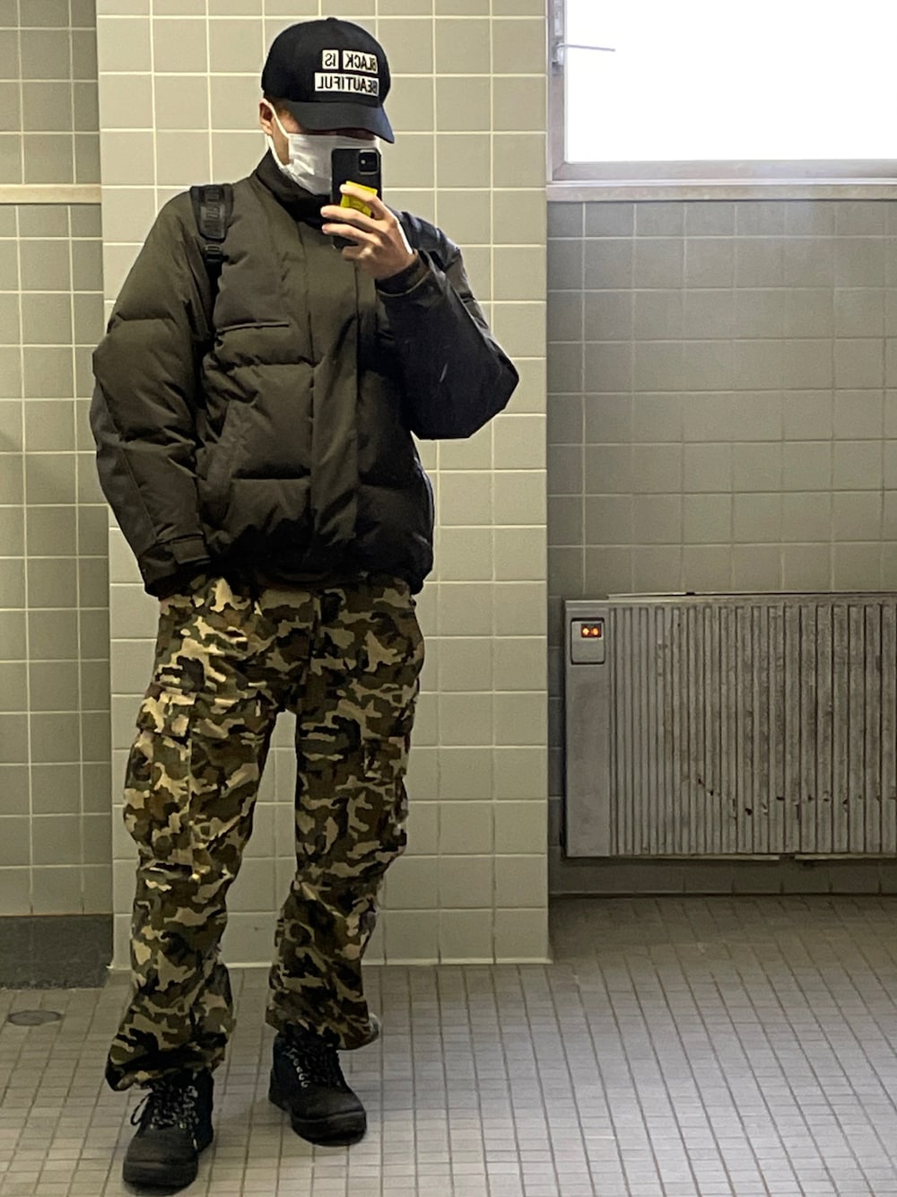 「UNIQLO、+J、brackisbeautiful、セバントゥア、迷彩パンツ」｜「UNIQLOのアイテム（ダウンジャケット/コート、グリーン系）」を使った、yuma19さん（メンズ・169cm）の冬コーディネートの1枚目の写真