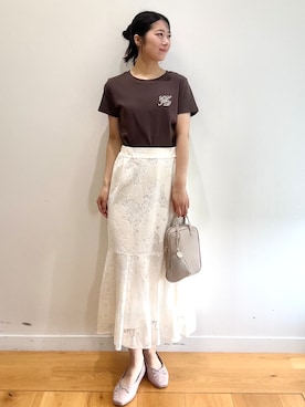 「index（インデックス）の【接触冷感】エンブレムロゴ刺繍Tシャツ《UVケア/洗濯機OK》（Tシャツ/カットソー、ブラウン系）」を使った、rina9678さん（レディース・158cm）の夏コーディネート