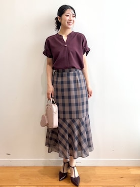 「index（インデックス）の【接触冷感／吸水速乾】タックスキッパーブラウス《防シワ／イージーアイロン／洗濯機OK／9col》（シャツ/ブラウス、レッド系）」を使った、rina9678さん（レディース・158cm）の夏コーディネート
