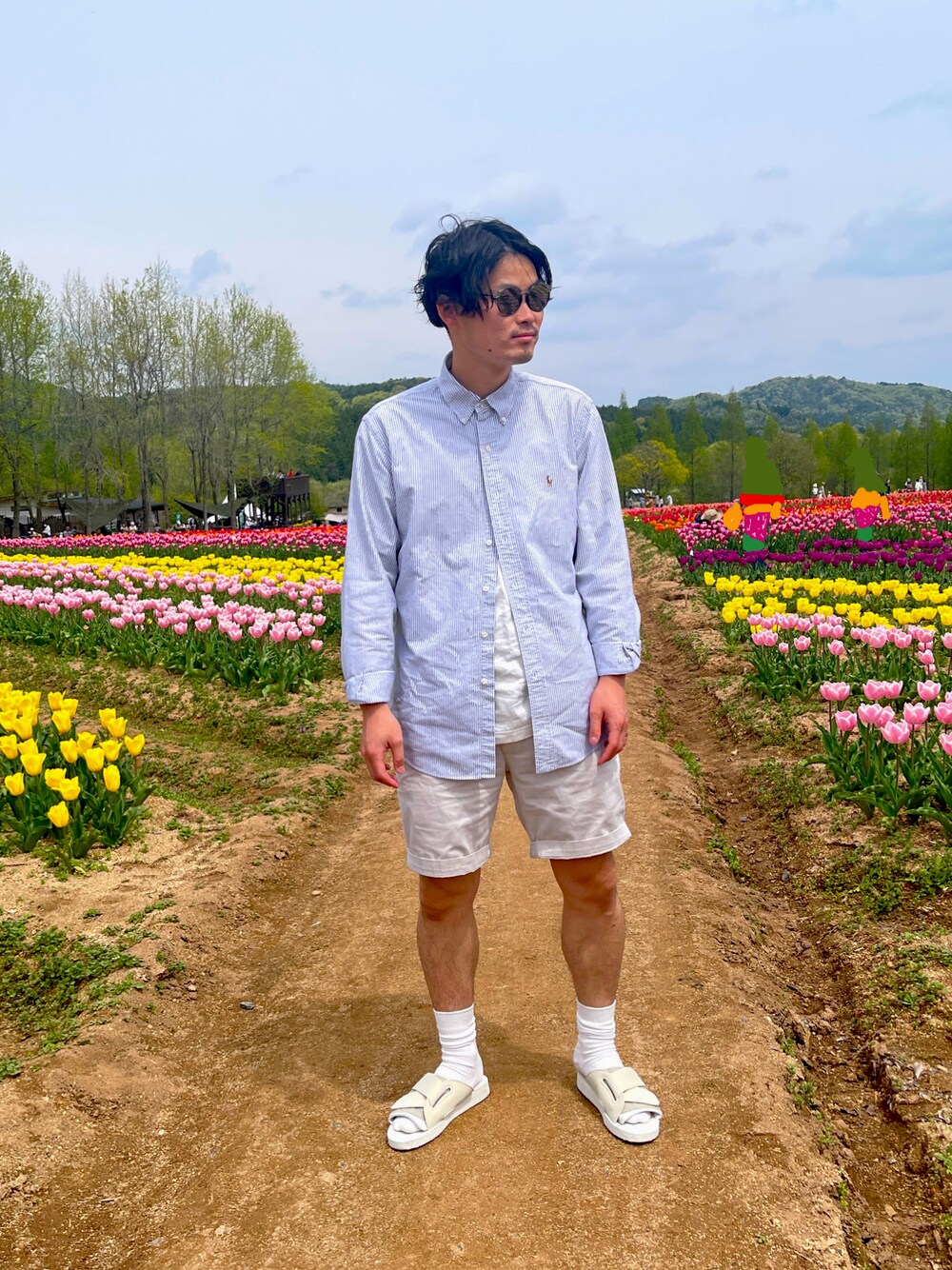 「ごきげんウィーク、おしゃれさんと繋がりたい、ハーフパンツ、Polo Ralph Lauren、古着、古着好きな人と繋がりたい、シャツスタイル、ポロチノ、サンダル、ストライプシャツ、ラルフローレン、春コーデ、ホワイトコーデ、いいね、save、フォローお願いします🤑、ストライプ」｜「POLO RALPH LAURENのアイテム（シャツ/ブラウス、ホワイト系）」を使った、hhhyyytttさん（メンズ・175cm）の春コーディネートの1枚目の写真