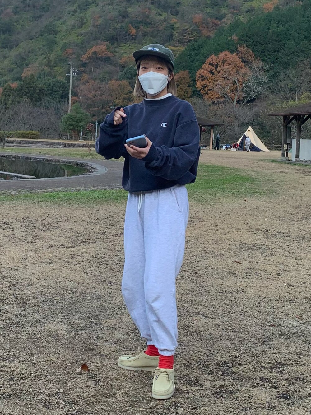 「古着、クラークス、ゆるコーデ」｜「Clarksの【Clarks/クラークス】 Wallabee（ブーツ、ベージュ系）」を使った、ちひろさん（レディース・150cm）の冬コーディネートの1枚目の写真