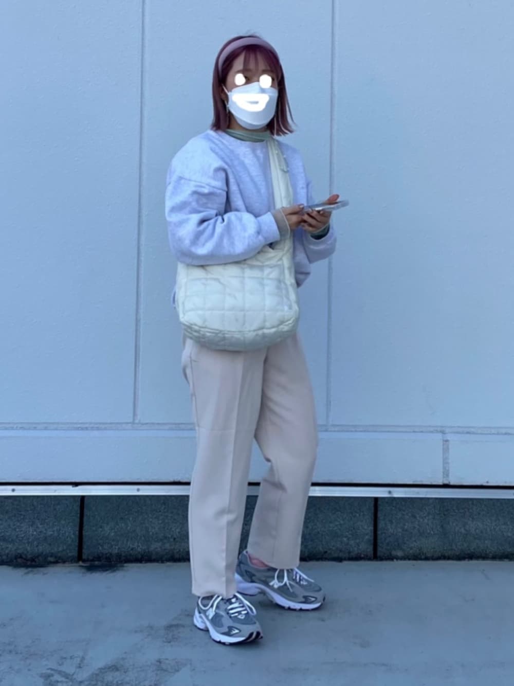 「merongshopのアイテム（スウェット、グレー系）」を使った、ちひろさん（レディース・149cm）の冬コーディネートの1枚目の写真