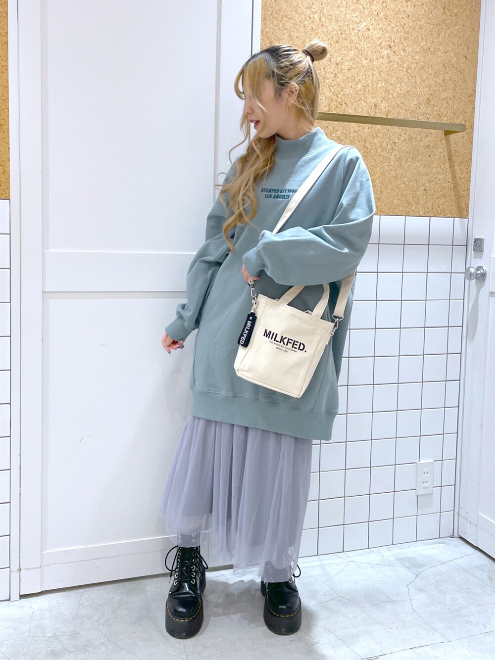 「MILKFED.、ミルクフェド、スウェット、スウェットワンピース、ロングスカート、チュールスカート」｜「MILKFED.のMINI EMBROIDERED SWEAT DRESS（ワンピース、グリーン系）」を使った、ﾄ ｻﾞﾄ ﾄ ﾓ子さん（レディース・157cm）の秋コーディネートの1枚目の写真