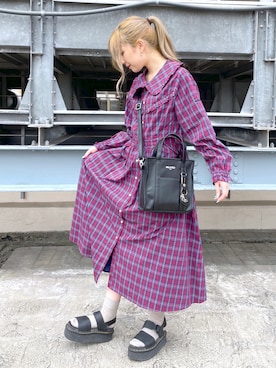 「秋トレンド2021」｜「アイテム（財布/小物）」を使った、ﾄ ｻﾞﾄ ﾄ ﾓ子さん（レディース・157cm）の夏コーディネート