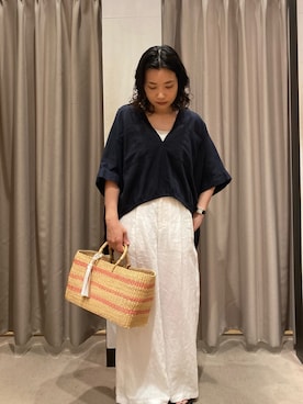 「URBAN RESEARCH（アーバンリサーチ）のラミーレーヨンハーフスリーブギャザーヘムシャツ（シャツ/ブラウス、ブルー系）」を使った、tanakaさん（レディース・156cm）の夏コーディネート