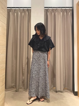 「URBAN RESEARCH（アーバンリサーチ）のハーフスリーブラッフルブラウス（シャツ/ブラウス、ブラック系）」を使った、TANAKAさん（レディース・156cm）の夏コーディネート