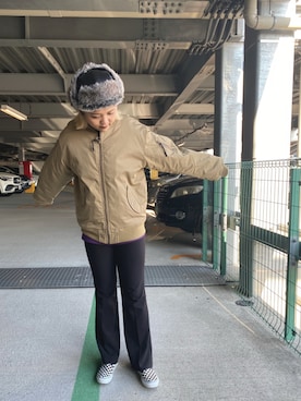 AVIREXのMA-1（ベージュ系）を使った人気ファッションコーディネート