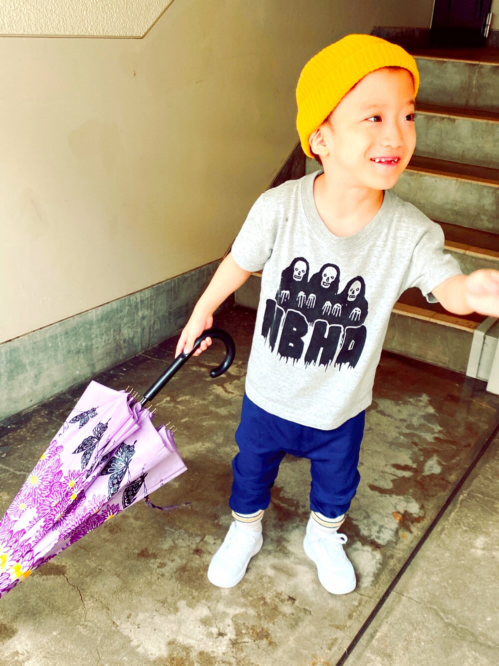 「楽チンコーデ、スニーカー、今日のコーデ、ビーニー、雨の日コーデ、NIKE、NEIGHBORHOOD、ラルフローレン」｜「RALPH LAURENのRALPH LAUREN Casual pants（その他パンツ、ブルー系）」を使った、かりんとうさん（キッズ・100cm）の夏コーディネートの1枚目の写真