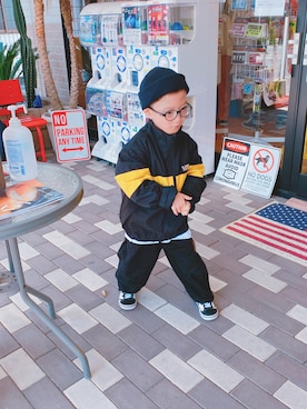 「VANS（バンズ）のアイテム（ジャケット/アウター）」を使った、かりんとうさん（キッズ・100cm）の春コーディネート