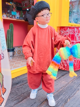 「アイテム（スウェットパンツ、ブラウン系）」を使った、かりんとうさん（キッズ・100cm）の冬コーディネート