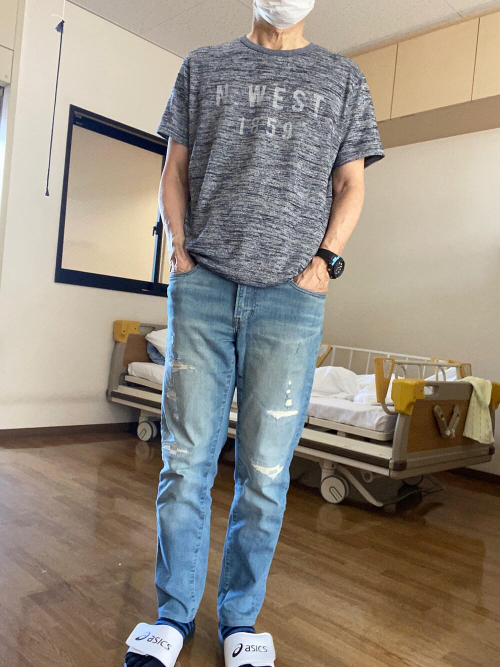 「ELKEXのアイテム（Tシャツ/カットソー、シルバー系）」を使った、F.minoruさん（メンズ・168cm）の秋コーディネートの1枚目の写真