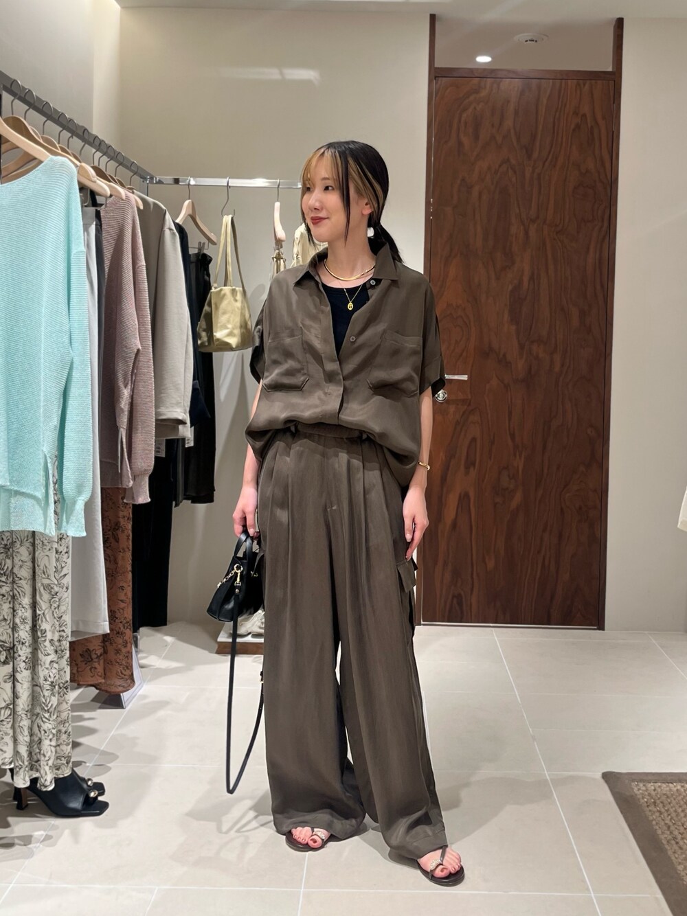 新品 プリーツスカート & ハーフスリーブシャツ 　春夏コーデ ハーフスリーブシャツ」のレディース人気ファッションコーディネート