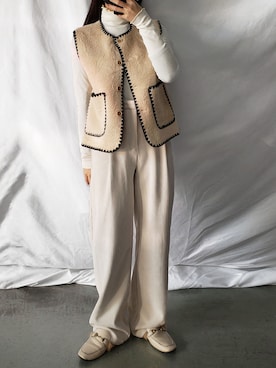 ベストを使った「コーデュロイパンツ」のレディース人気ファッション