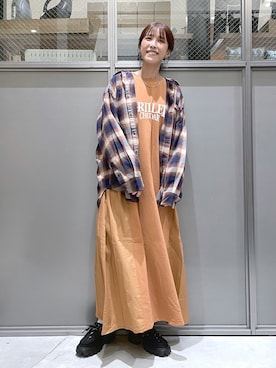 「アイテム（モカシン/デッキシューズ）」を使った、M I N Oさん（レディース・165cm）の秋コーディネート